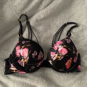 Victoria’s Secret Very Sexy push-up bra 34B
